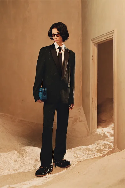 Look 15